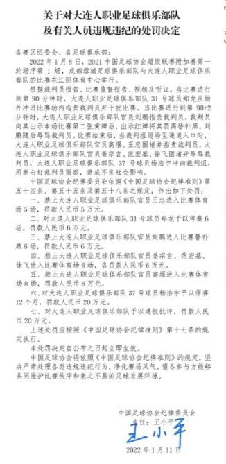 显然我们都知道他的视野极佳，从某种意义上说，他可能是中锋版本的卢卡-东契奇。